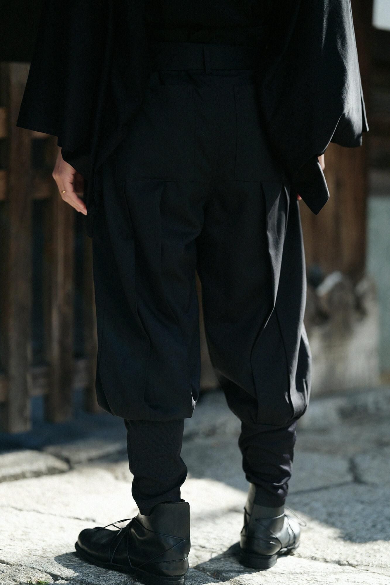 42 Paar Kammgarn, Hakama-förmig (Tattsuke hakamanari)/Nurebairo (Nurebairo)