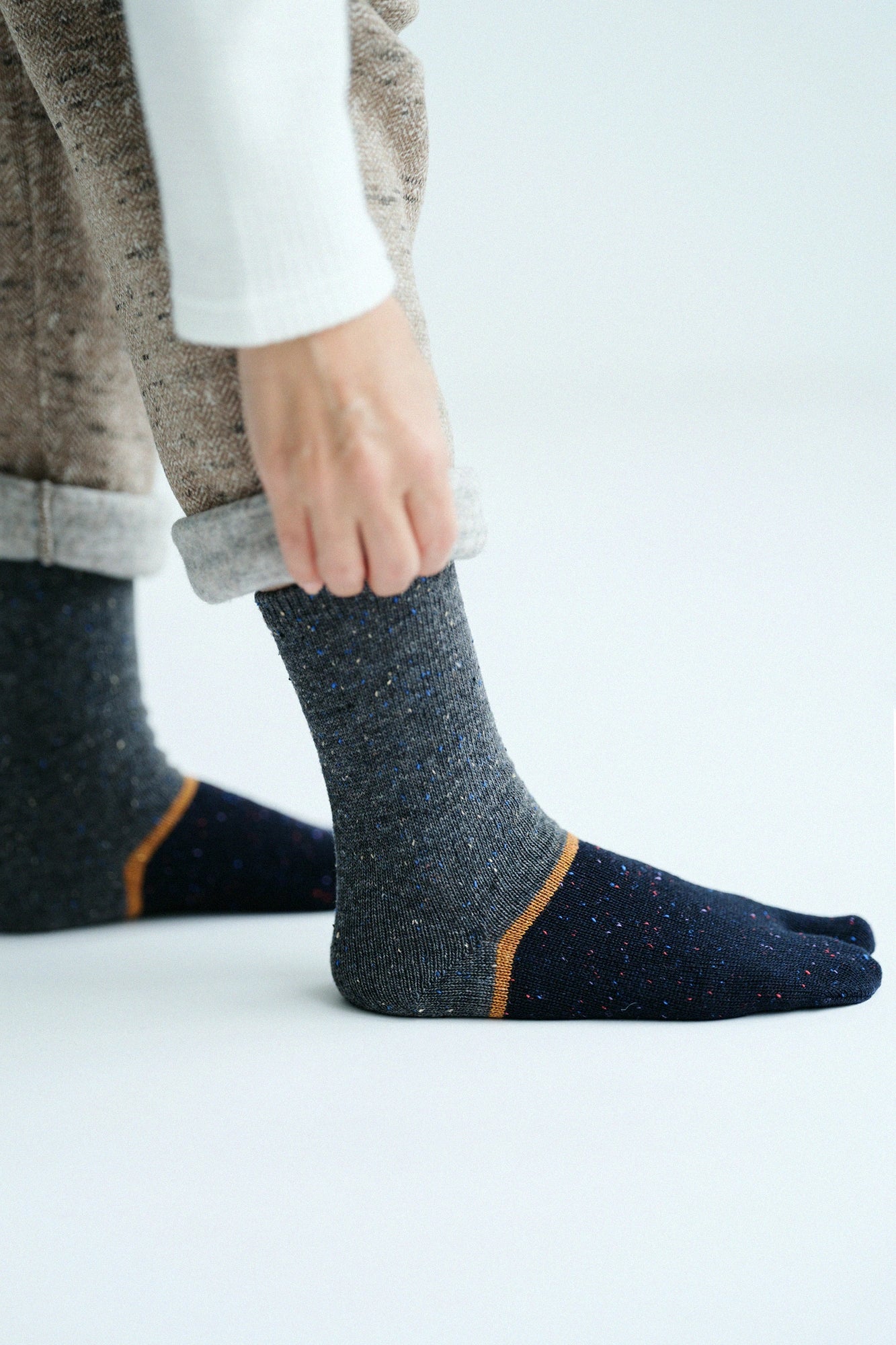 ウール足袋下(普通丈) 棟梁(とうりょう)/消炭色(けしずみいろ)2 【男・女性用】