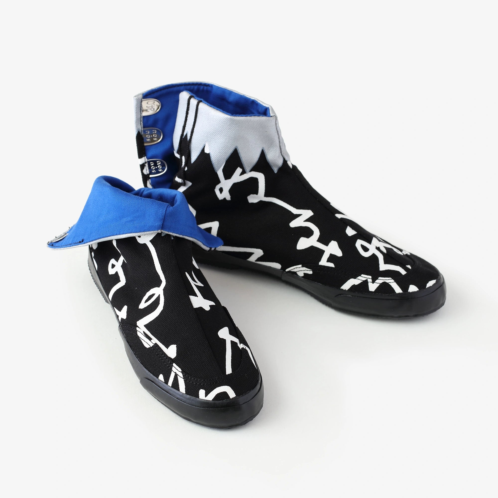 先丸地下足袋／文 濡羽色（ふみ ぬればいろ）