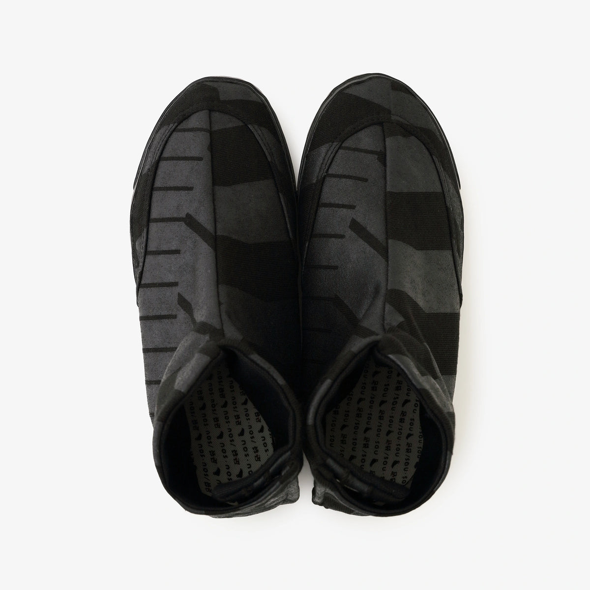 Round Toe Tabi Shoes / Gradient Black x Jet Black