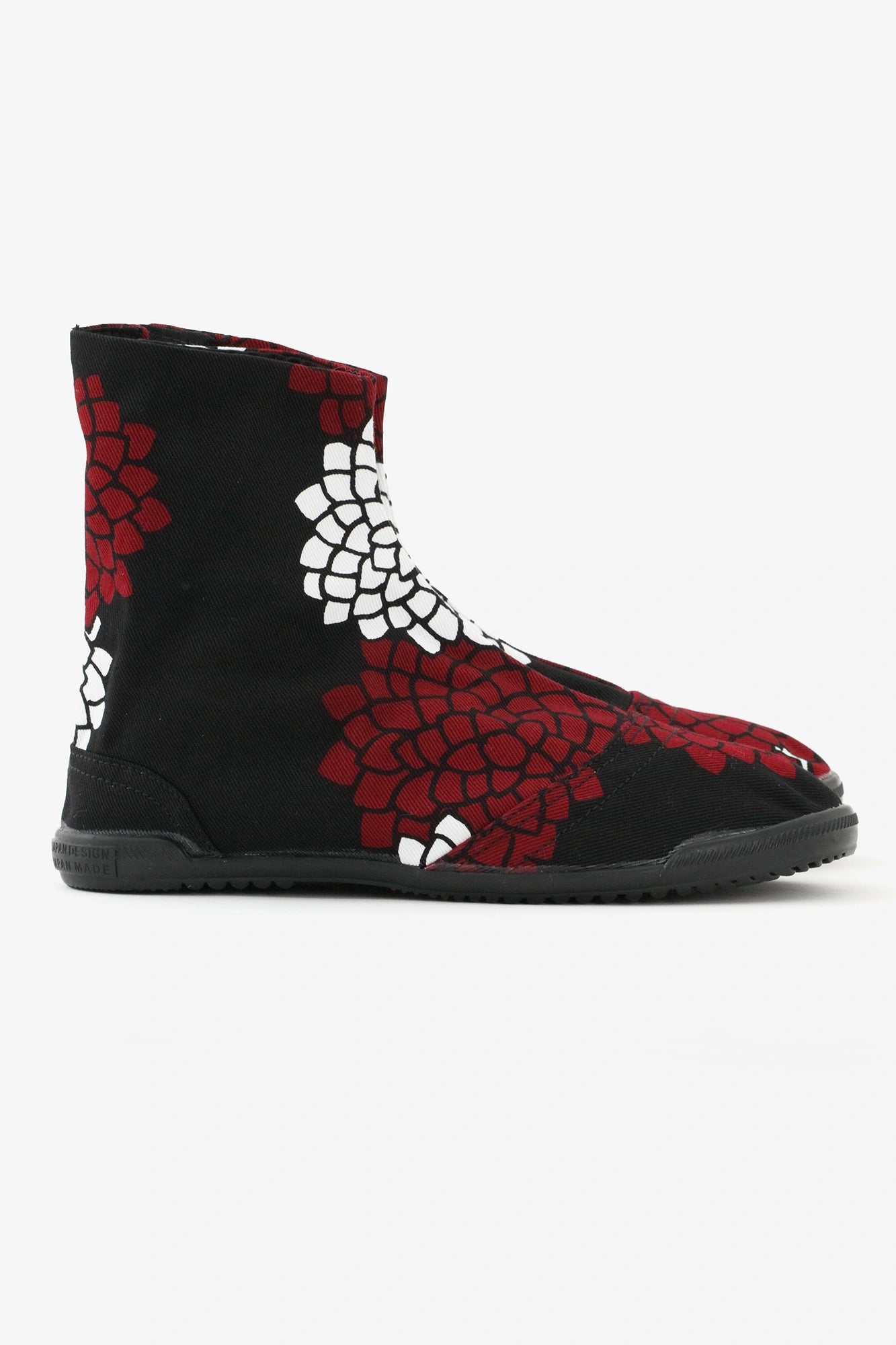 Tabi mit 5 runden Spitzen/Chrysantheme zwischen Wolken