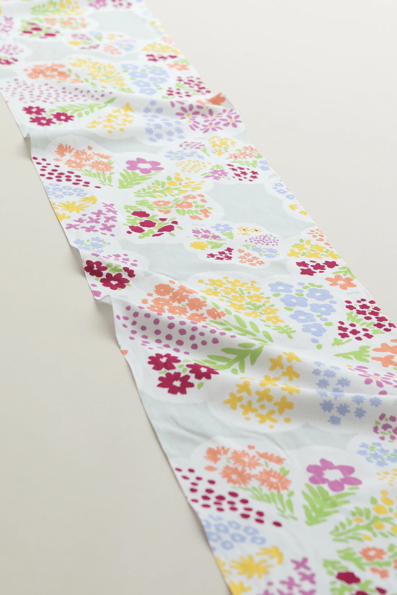 Textile vendu au poids (Ise coton tenugui) / Kikuhanamon <50cm>