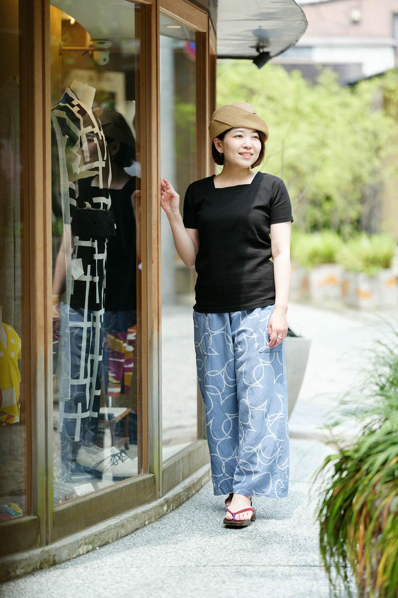 Chizimi Cotton 40/40 Short-sleeved Square Neck Shirt / Black