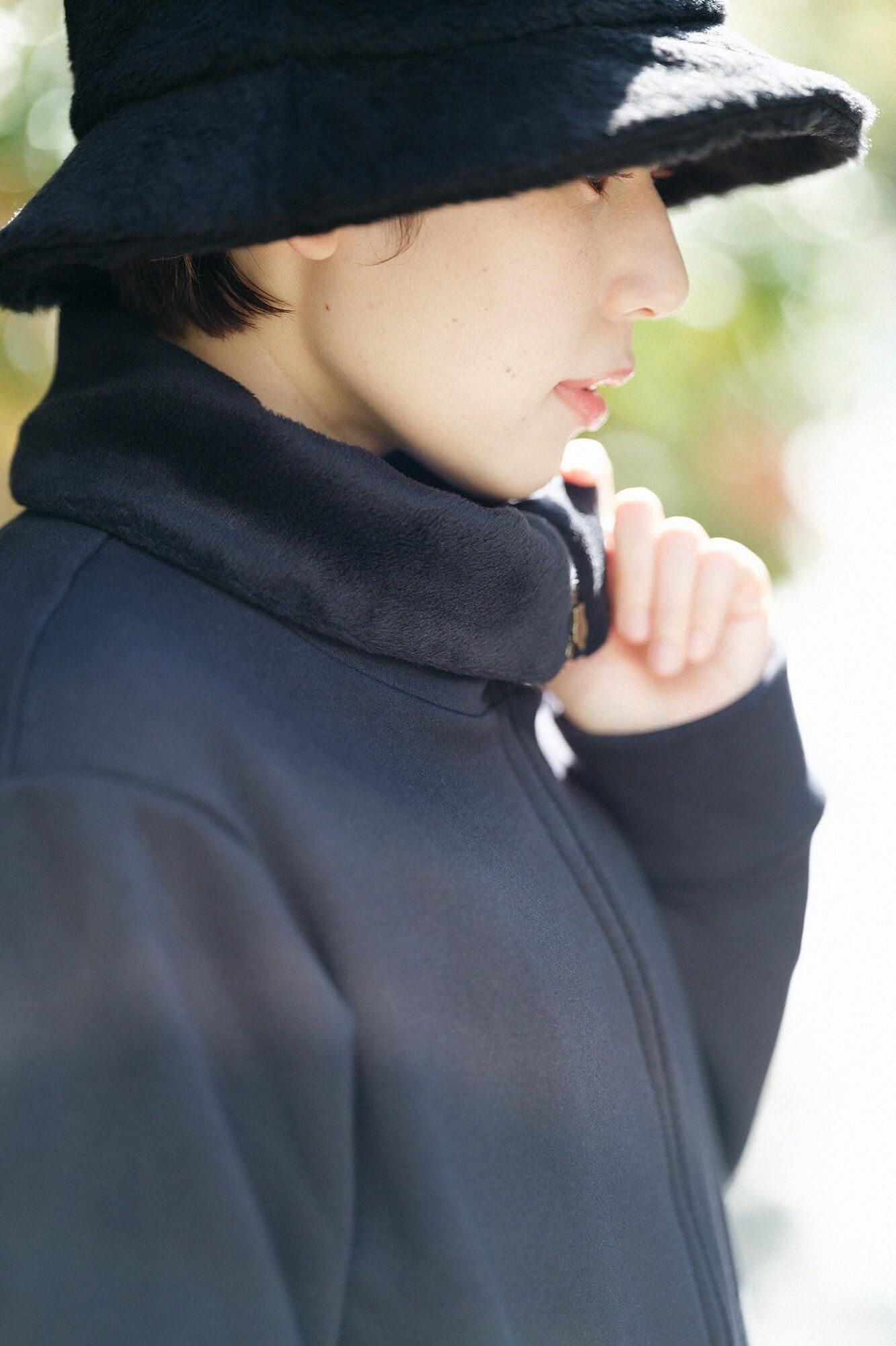 Blouson col montant en maille boa au dos/marine foncé x SO-SU-U▲