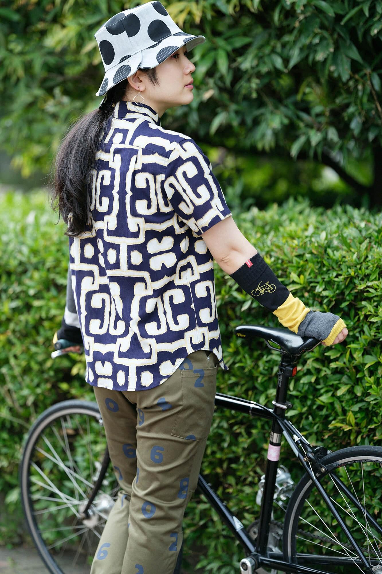 高島縮 20/20 半袖シャツ／原始彫刻（げんしちょうこく）