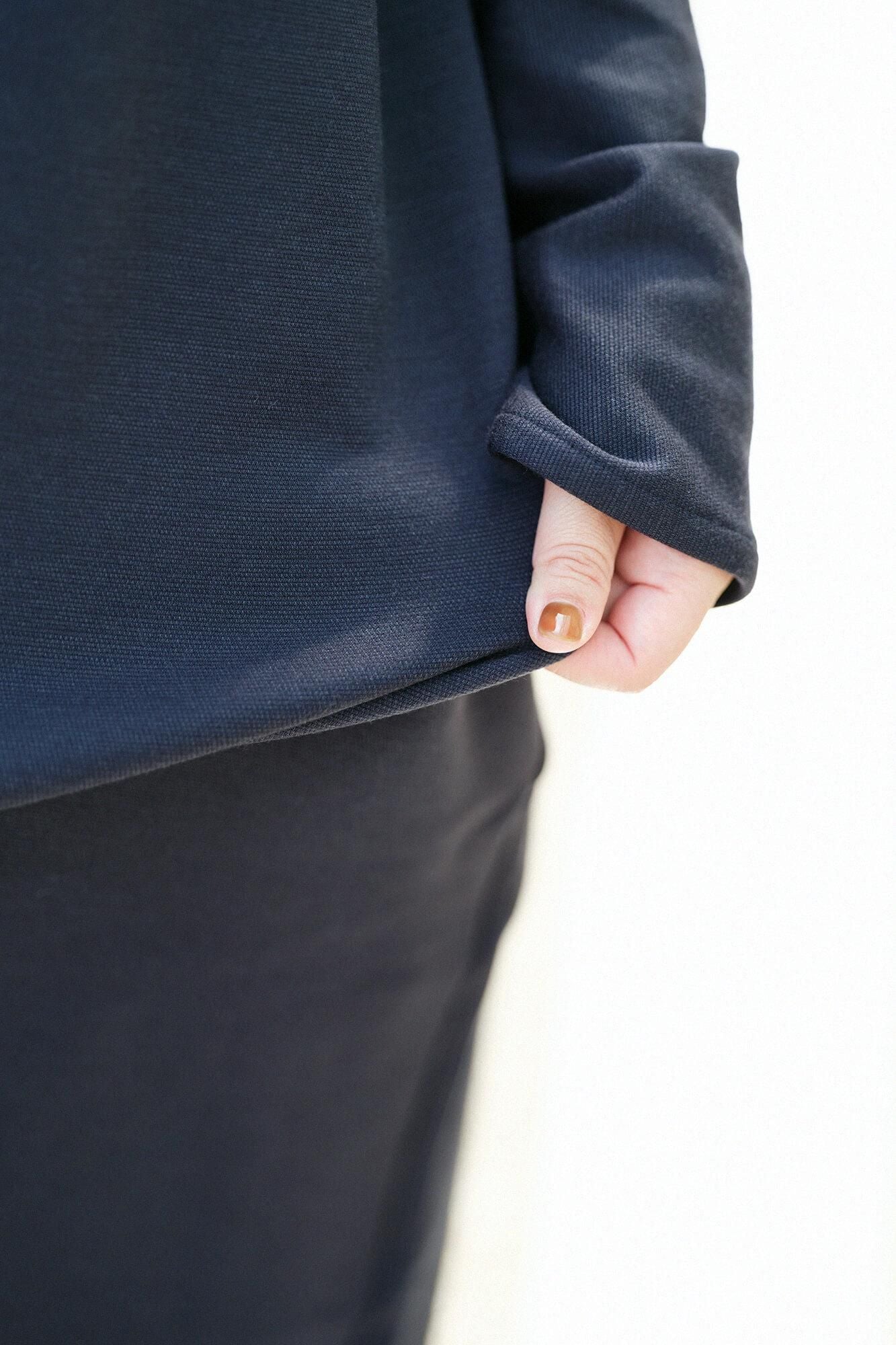 Weiches Thermo(R) gebürstetes Futter, U-Boot-Ausschnitt, L/S-Kleid in Maxilänge/Tiefblau