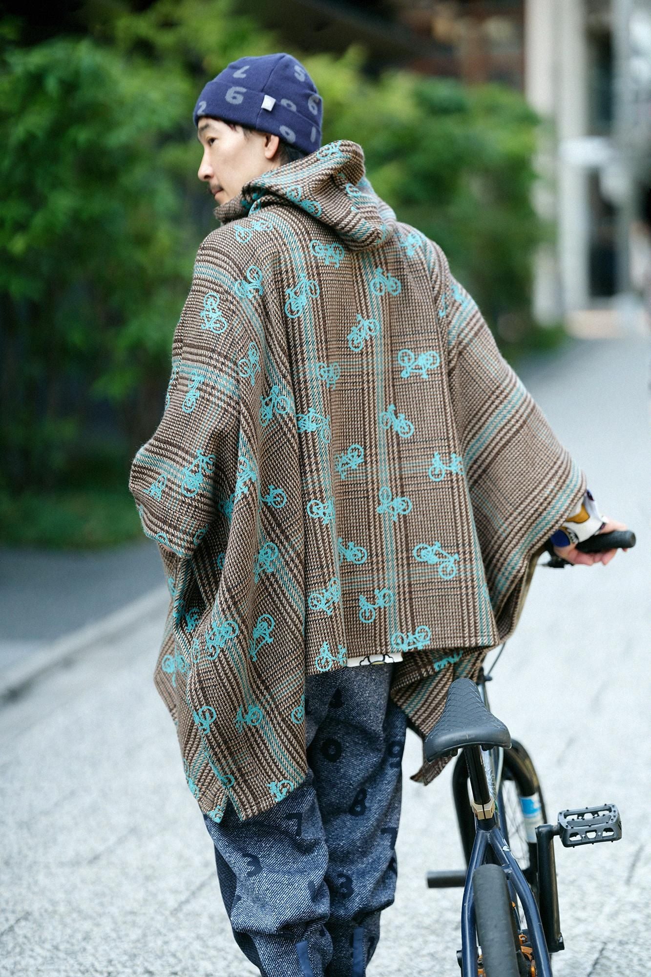 Woll-Tweed-BIKE-Poncho/Ränder hier und da, braun kariert