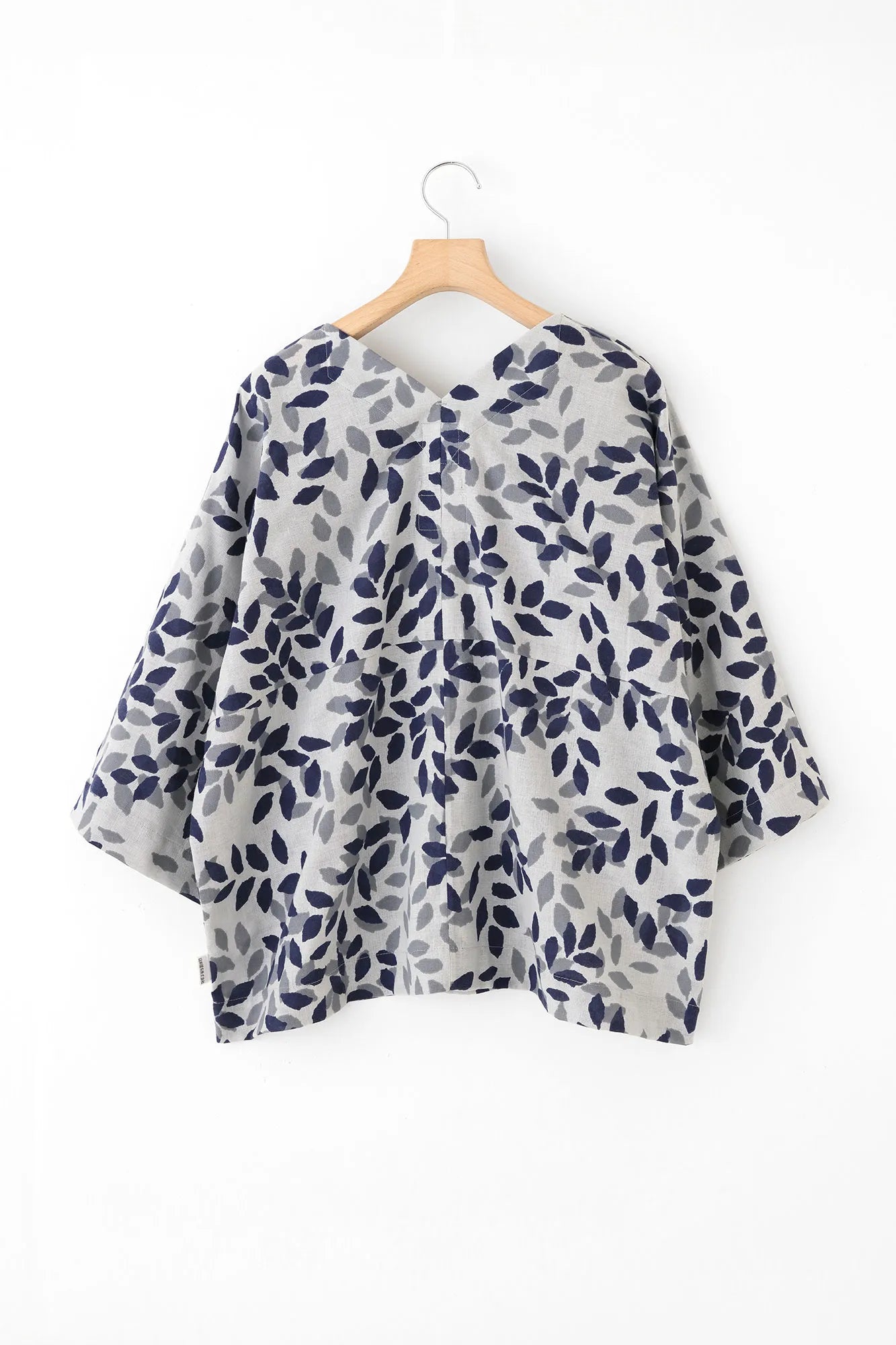 伊勢木綿 文（ぶん） 大帷（おおかたびら） 短丈（みじかたけ）／木陰（こかげ）