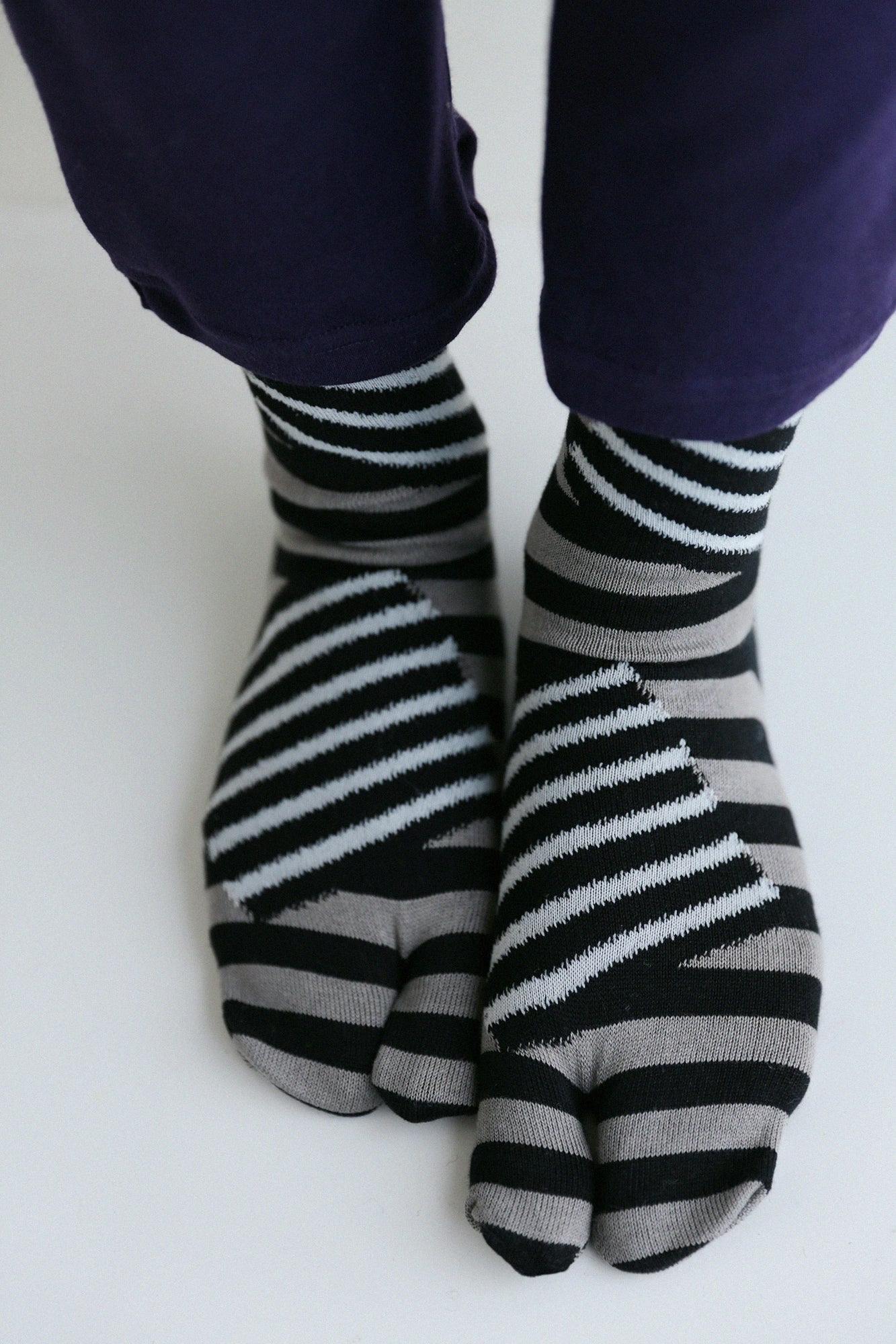 Sous Tabi Choques (longueur normale) / Color de plumes humides de l'île (couleur alphabet de noix) x couleur d'encre claire (légèrement colorée) [pour les hommes et les femmes]