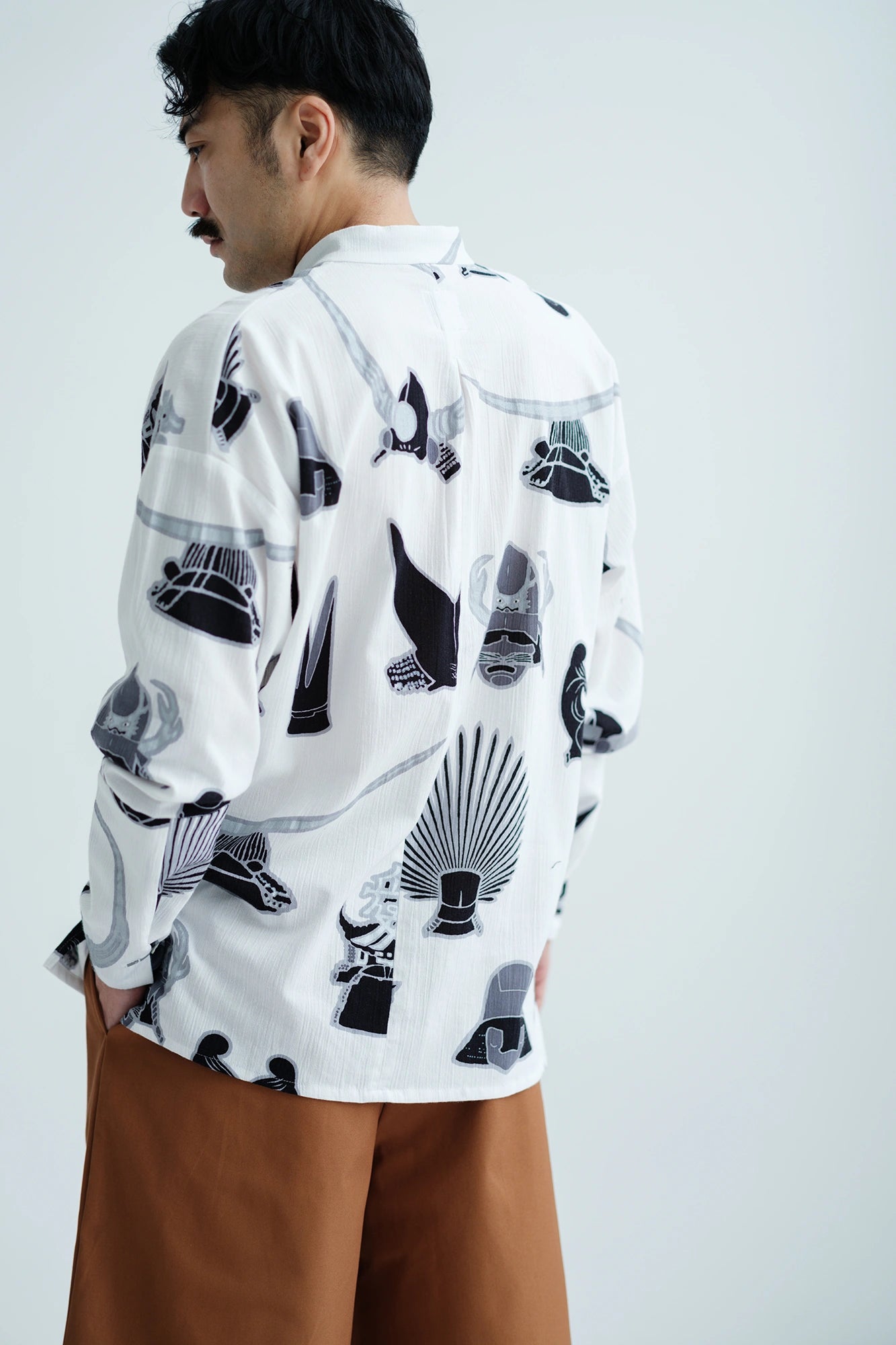 高島縮 20/20 立衿（たちえり） 筒袖襯衣（つつそでしんい）／兜（かぶと）