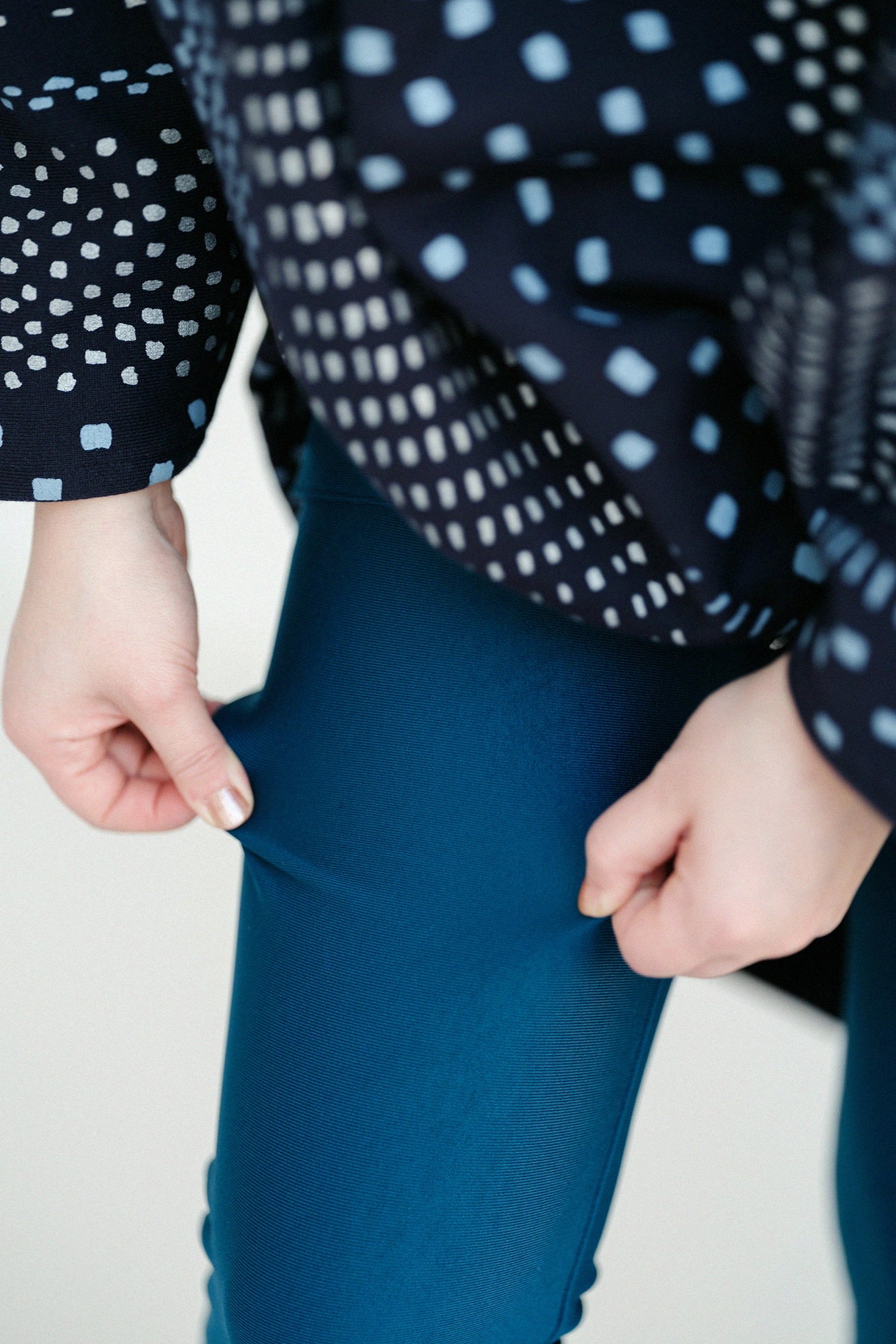 ヒートパフォーマ(R) 細形（ほそなり）えんゆう穿き／鉄紺（てつこん）