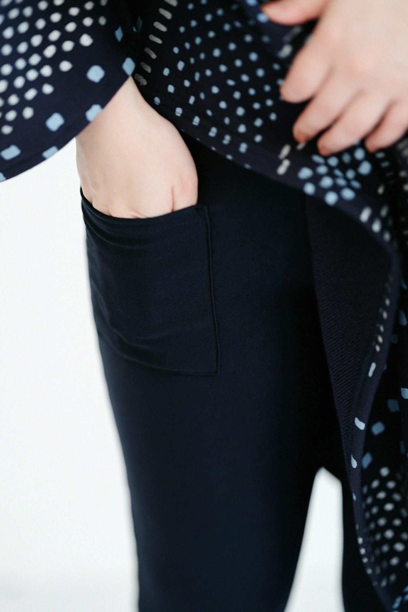 ヒートパフォーマ(R) 細形（ほそなり）えんゆう穿き／深紺（しんこん）