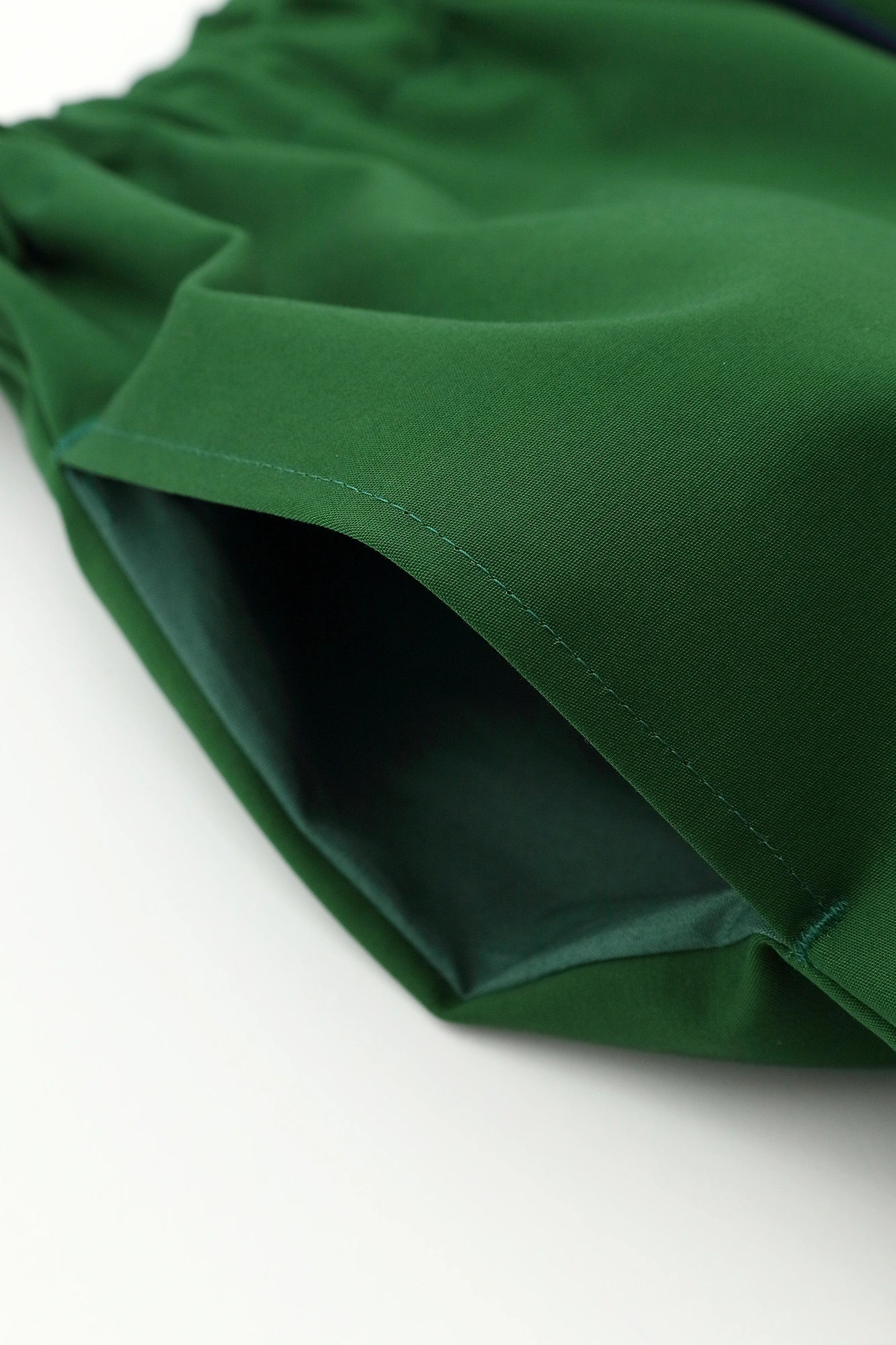 ダブルクロスストレッチ イージーテーパードパンツ／グリーン