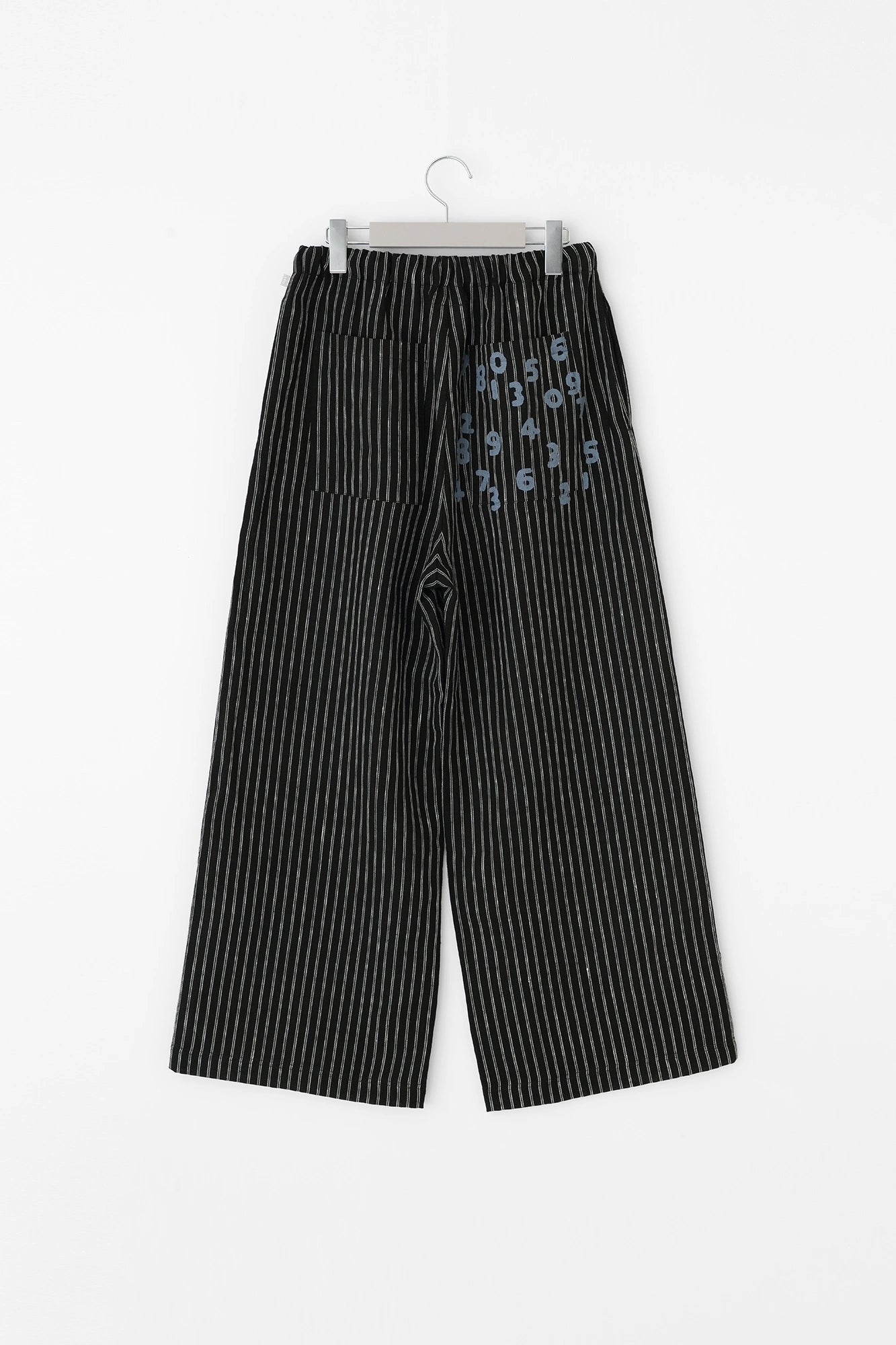 Pantalon large à fines rayures en lin/noir
