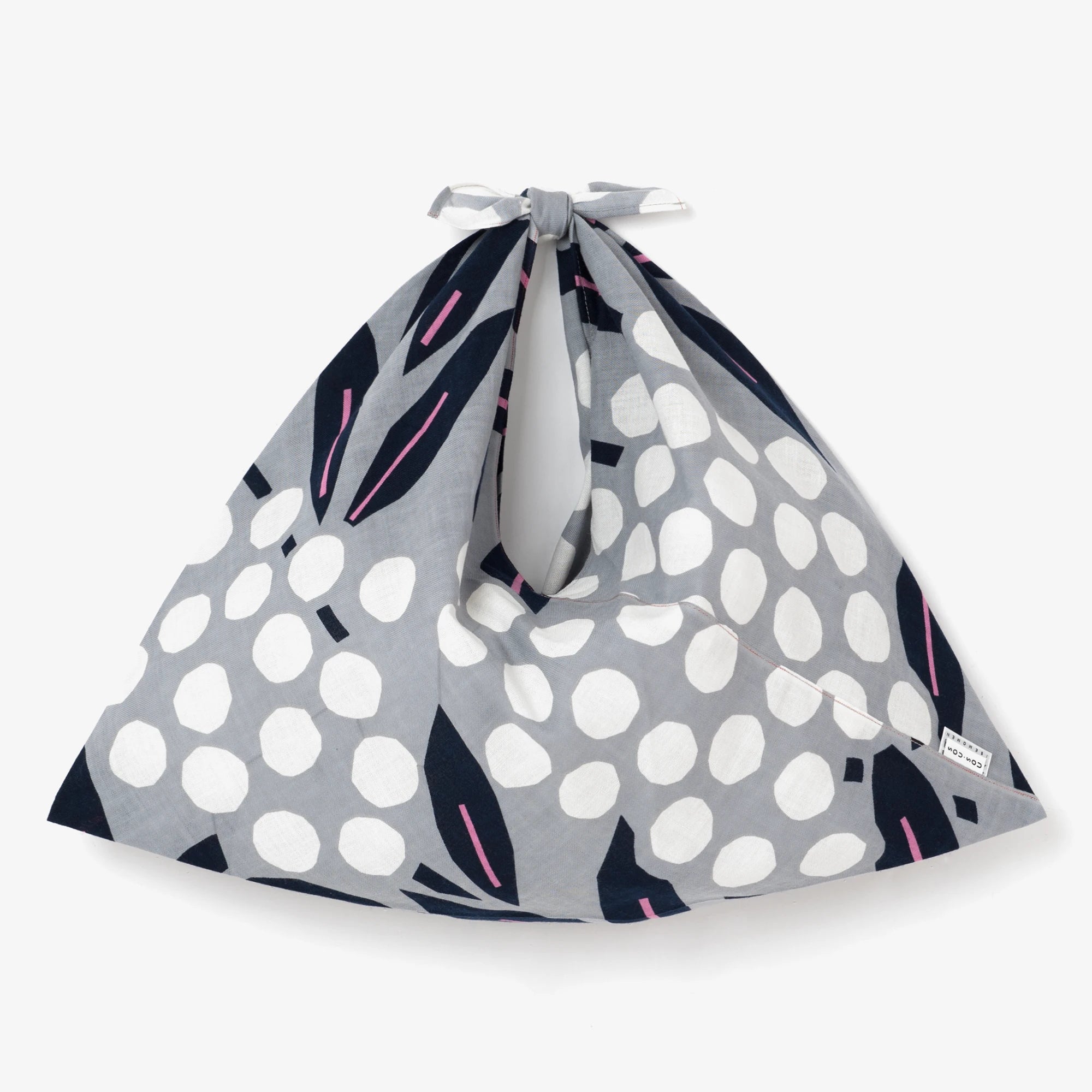 伊勢木綿 小巾折／南天竹 白い実（なんてんちく しろいみ）