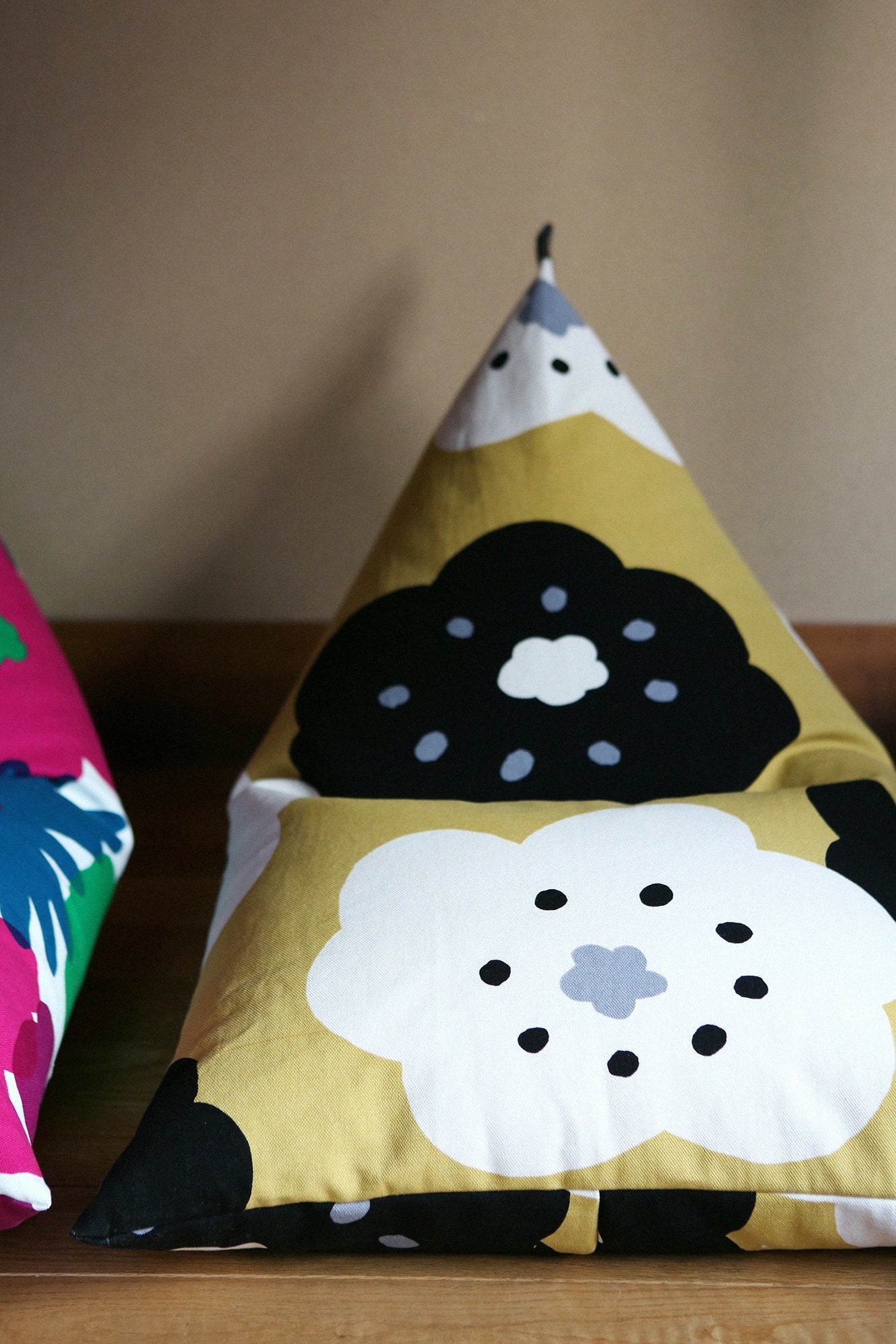 [Versand in 6 Wochen] Kissenstuhl/Smile