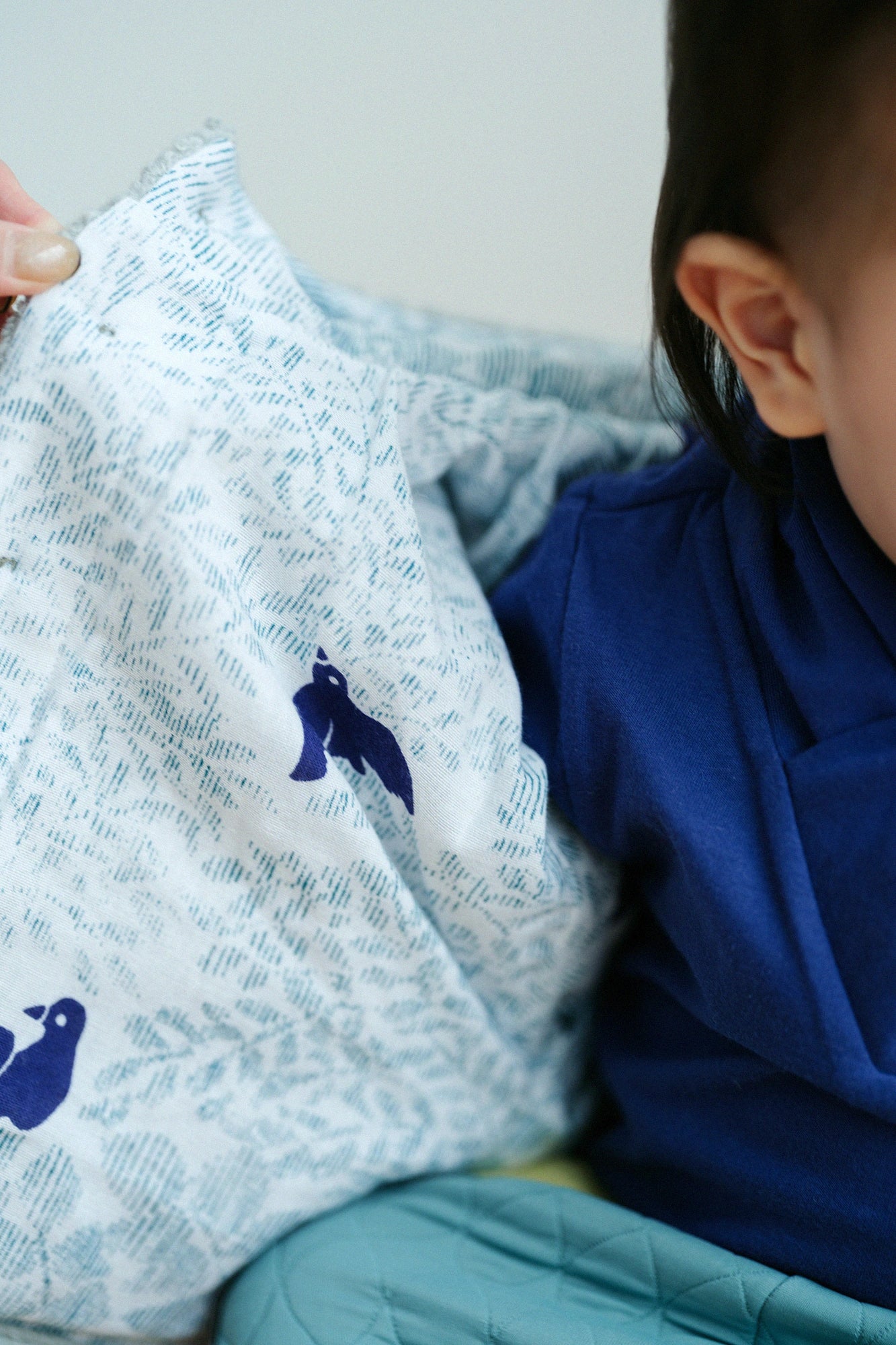 ●ボア ずきんこどもじりそで／あおみどりいろ×さえずり はっこう