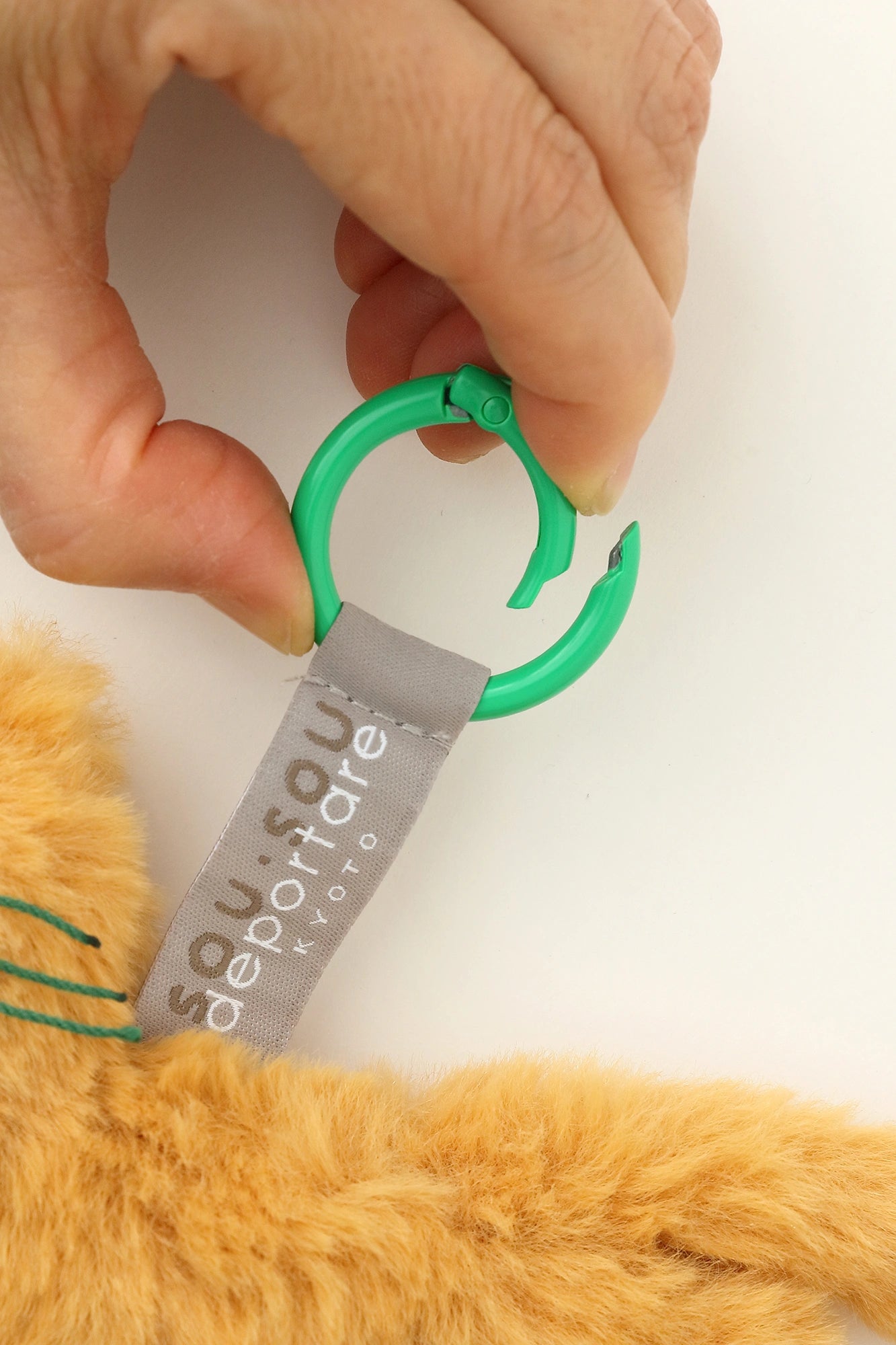 PROMOTION depoニャン チャーム／ゴールデンイエロー