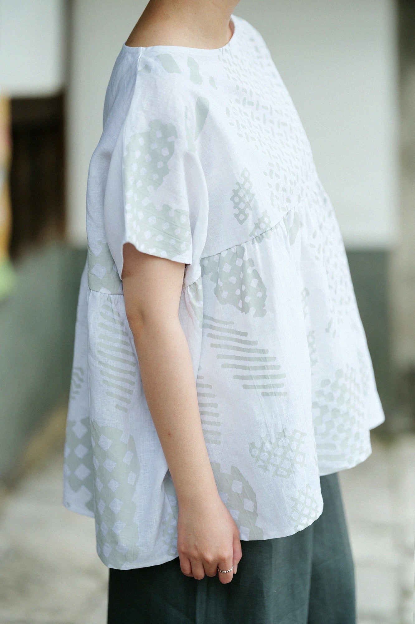 Linen Wrinkle Blouse／Merrily White