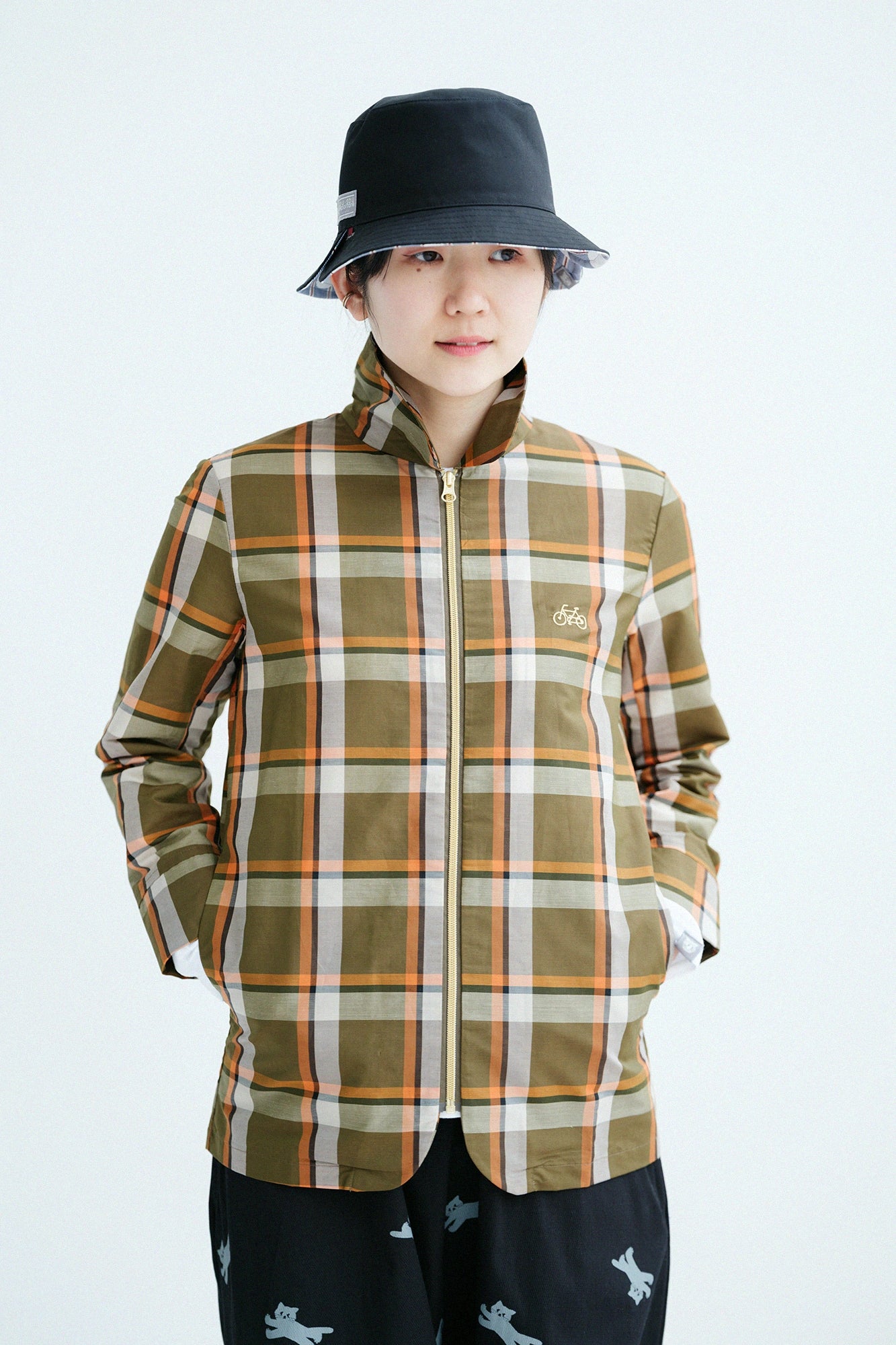 ラミーナイロン 衿付 ZIP UPジャケット／オリーブチェック