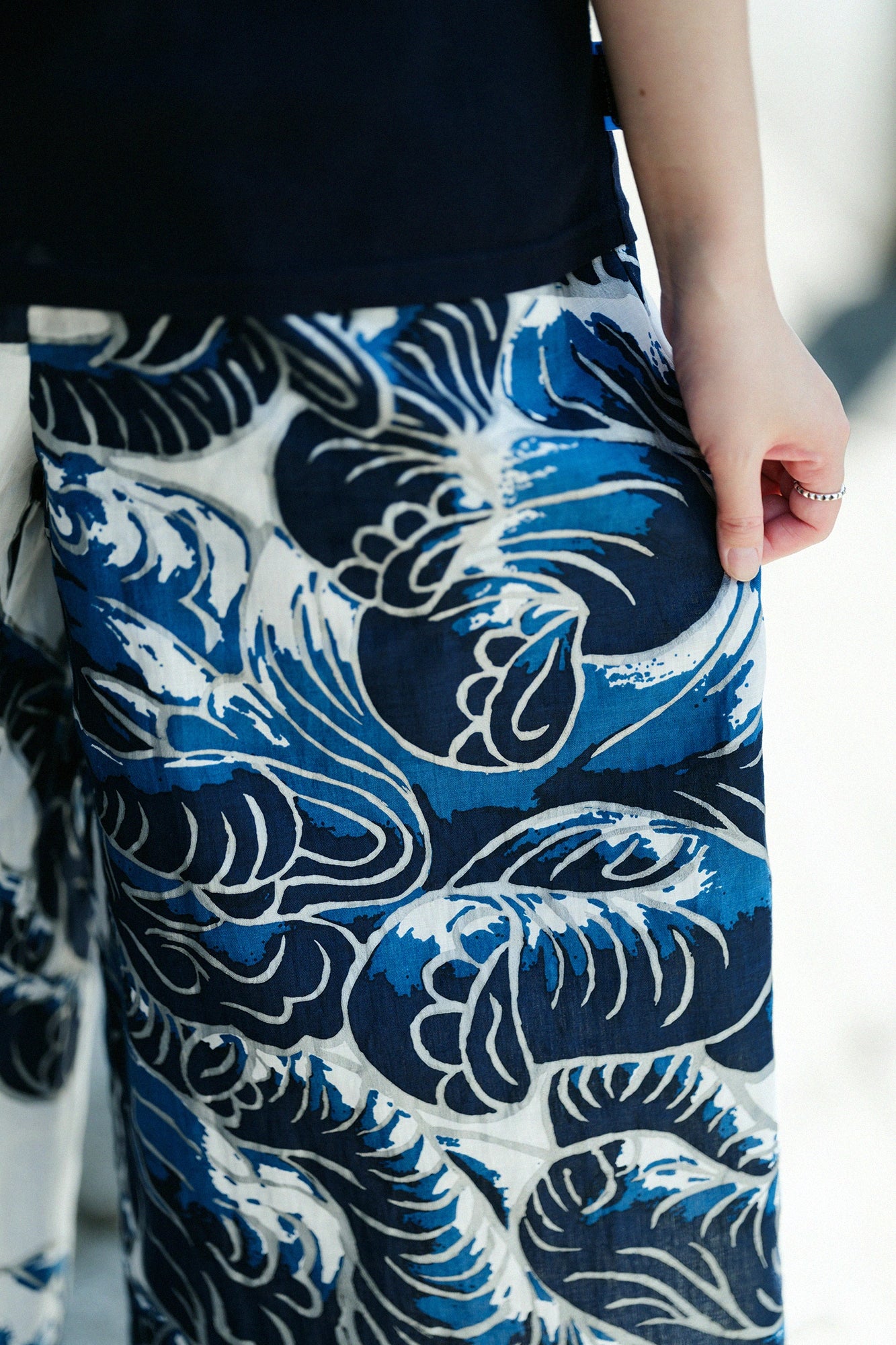 【预计4/21发货】麻阔腿裤／flying elephants 蓝银色