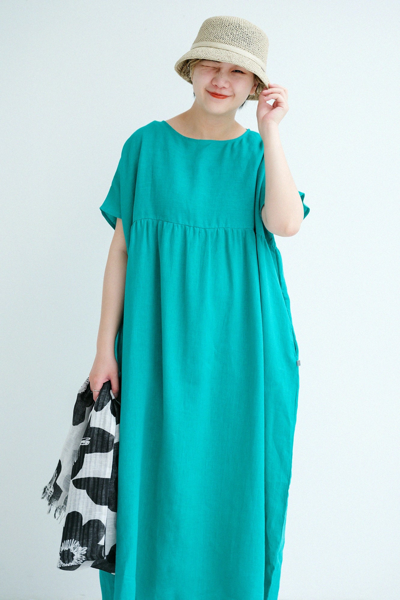 Faltenkleid aus Leinen/Smaragdgrün
