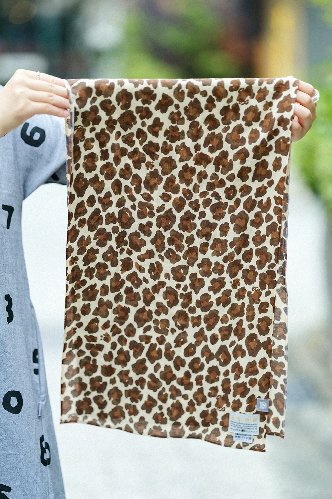 【6月30日頃発送予定】伊勢木綿 くびまき 短丈／depo leopard Daylight