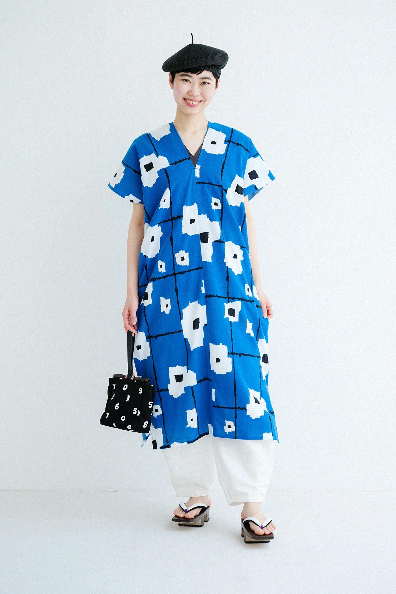 'Height:'164 cm,'WearsTaille : »Long,左下