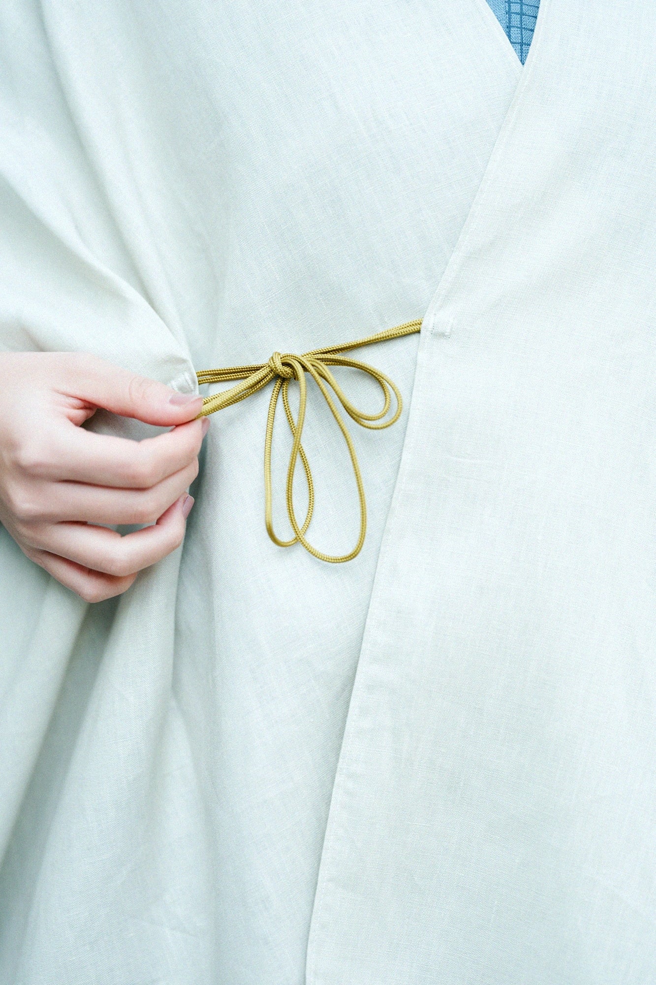 麻 きさらぎ／灰白色（かいはくしょく）