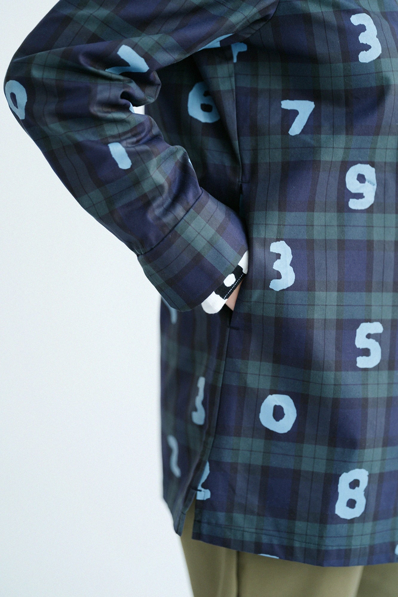 Hochdichter Twill-Kurzmantel mit Stehkragen/SO-SU-U schwarze Uhr