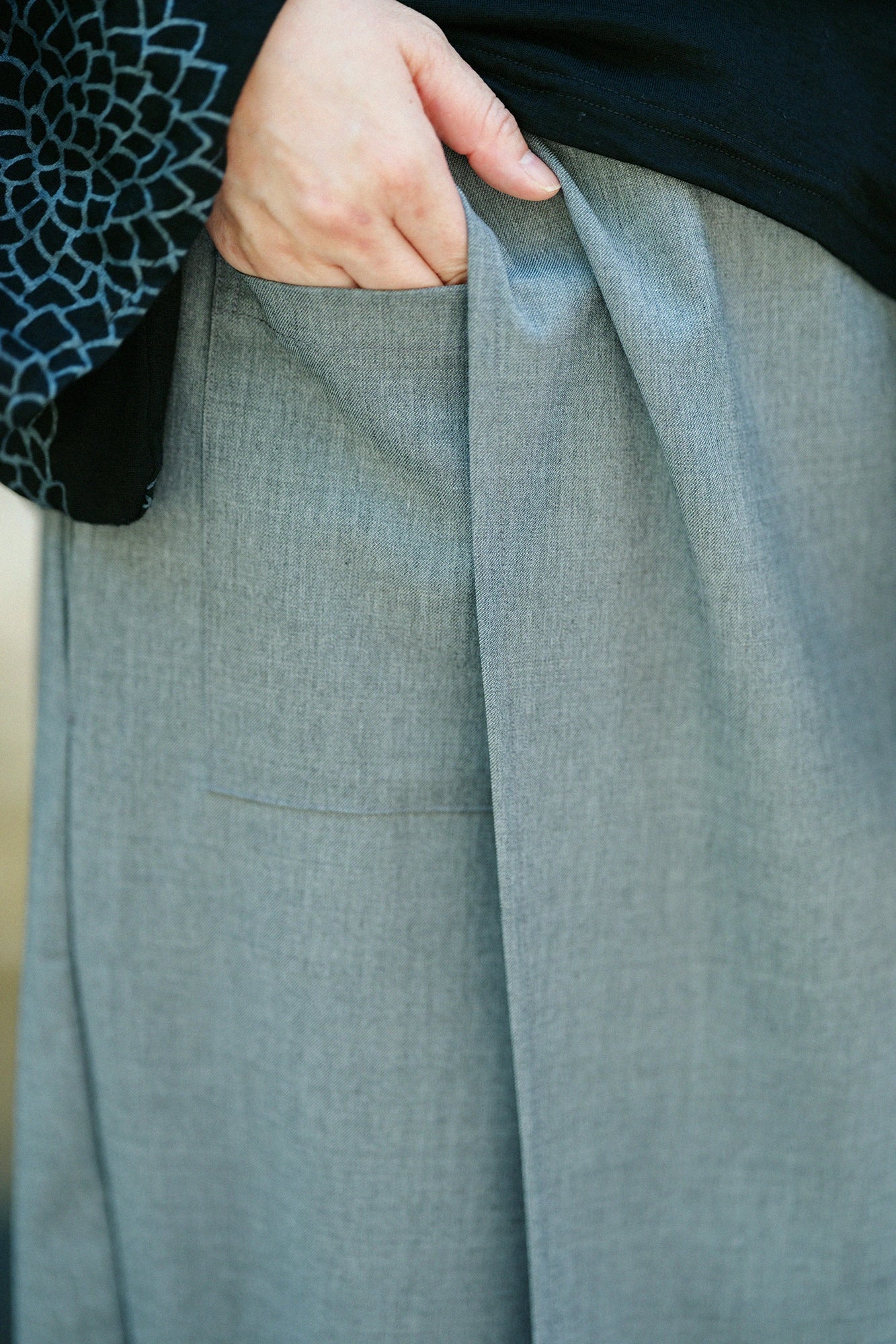 【Ships Ard 9/22】Combed Yarn Twill Weave Wrap Hakama Pants／Dark Grey