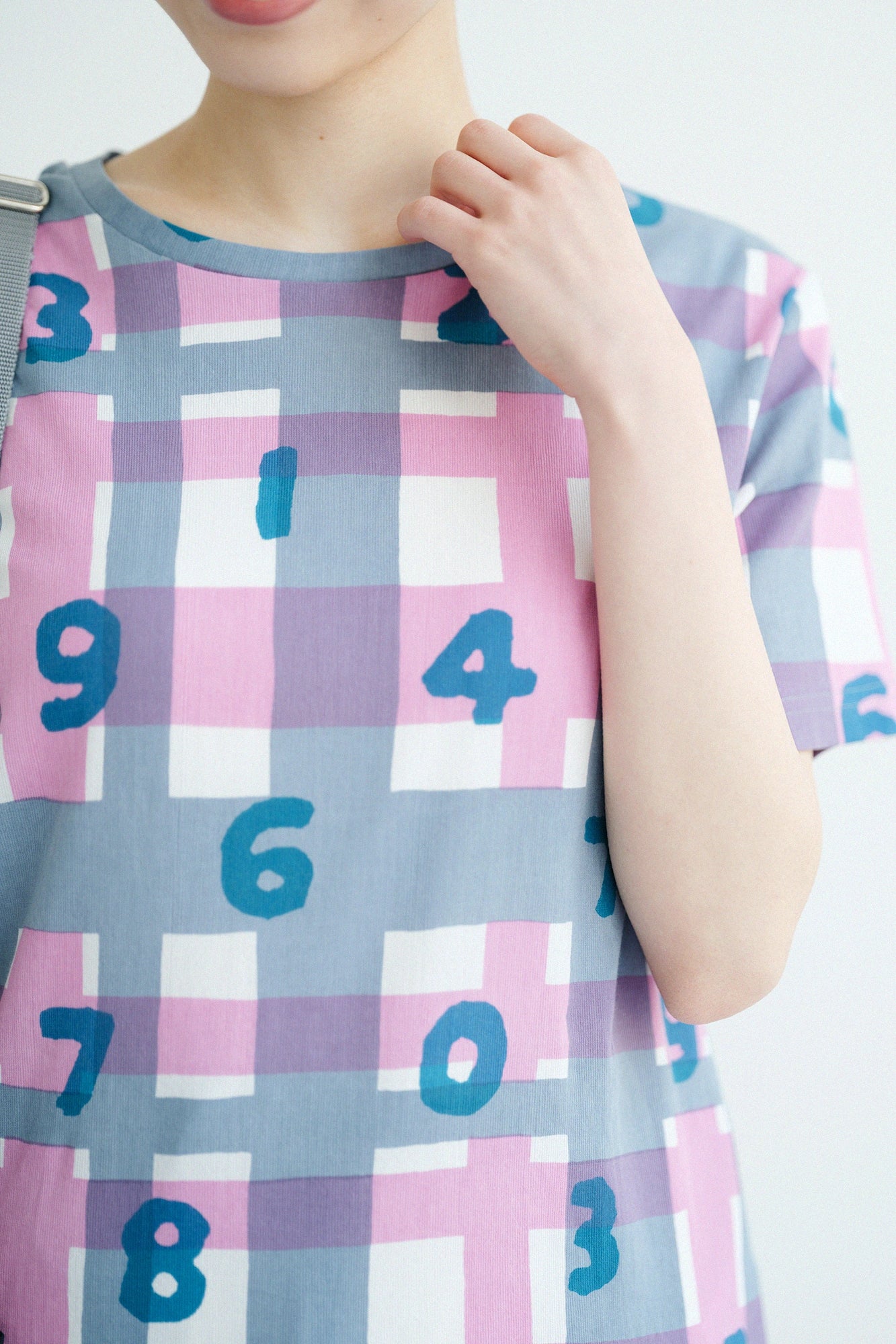 Chizimi Cotton 40/40 Short Sleeve T-shirt / SO-SU-U and Random Lattice Pink