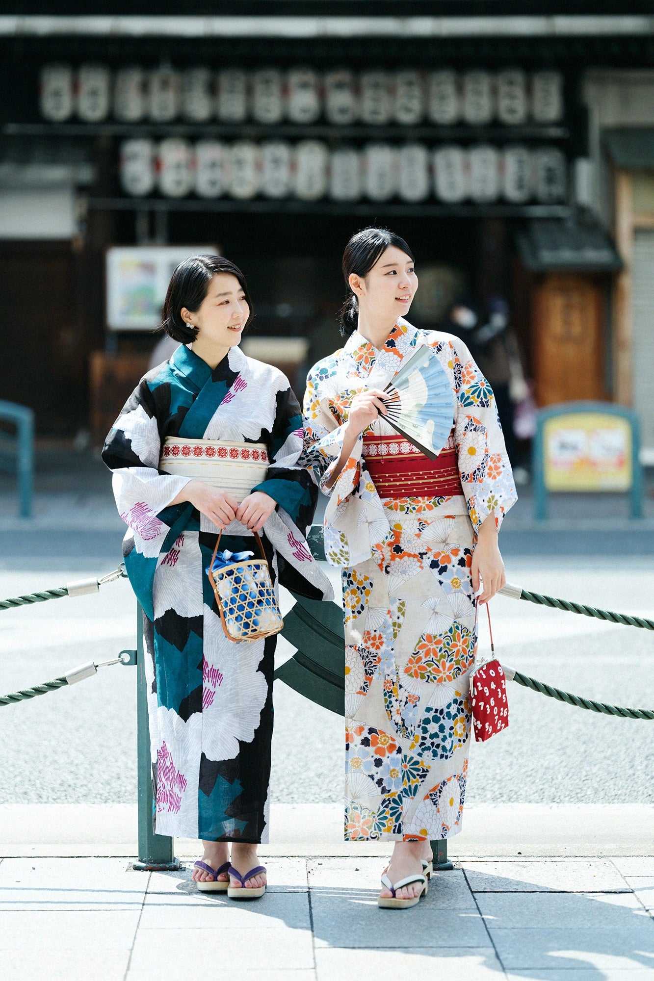 [Versand voraussichtlich um den 21. April] [*Nähen nicht inbegriffen] Yukata-Stoff/Fächer aus Chita-Baumwolle, Baumwollleinen 30/30