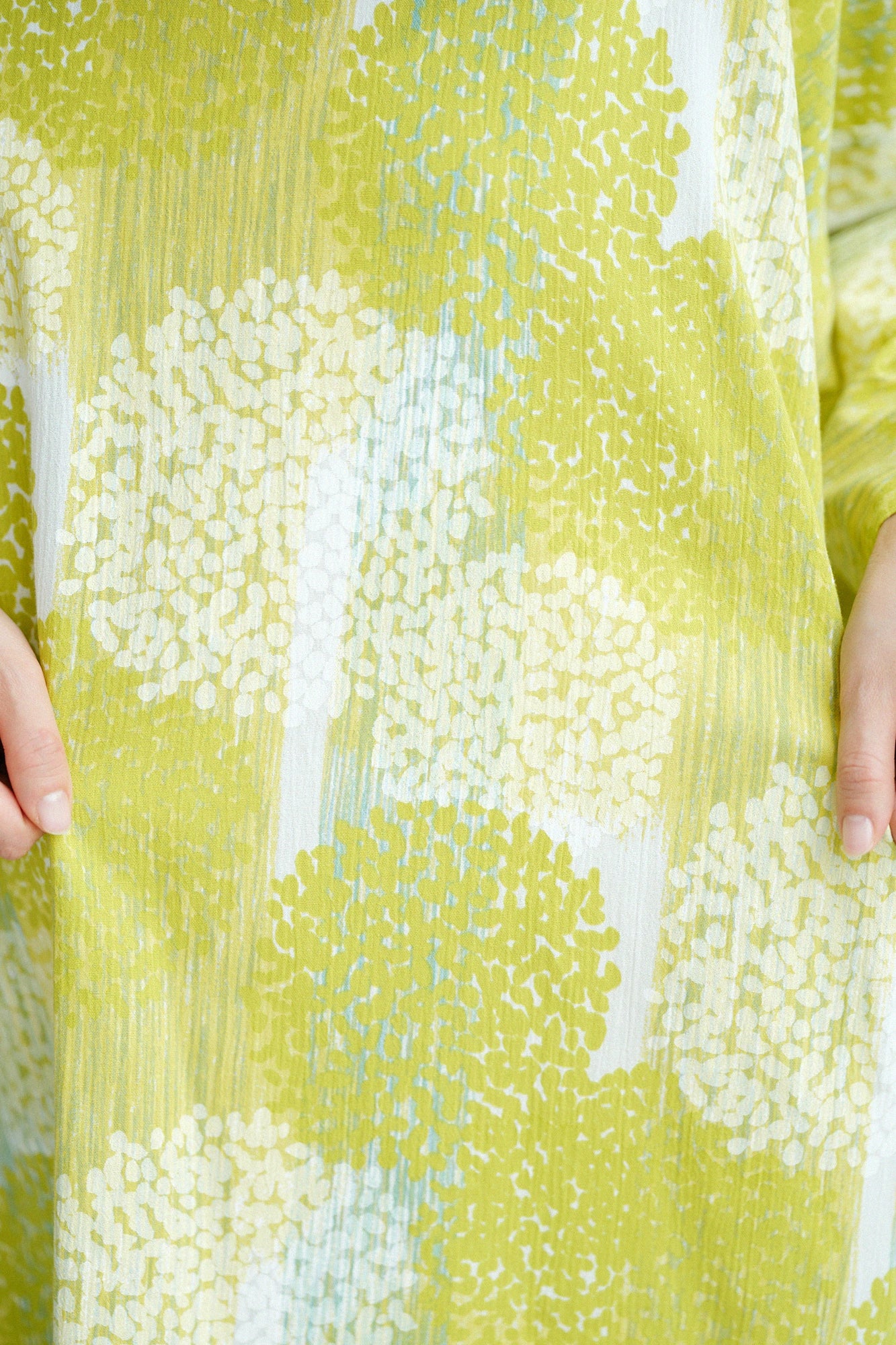 高島縮 20/20 薙刀長方形衣（なぎなたちょうほうけい）／かすみ草