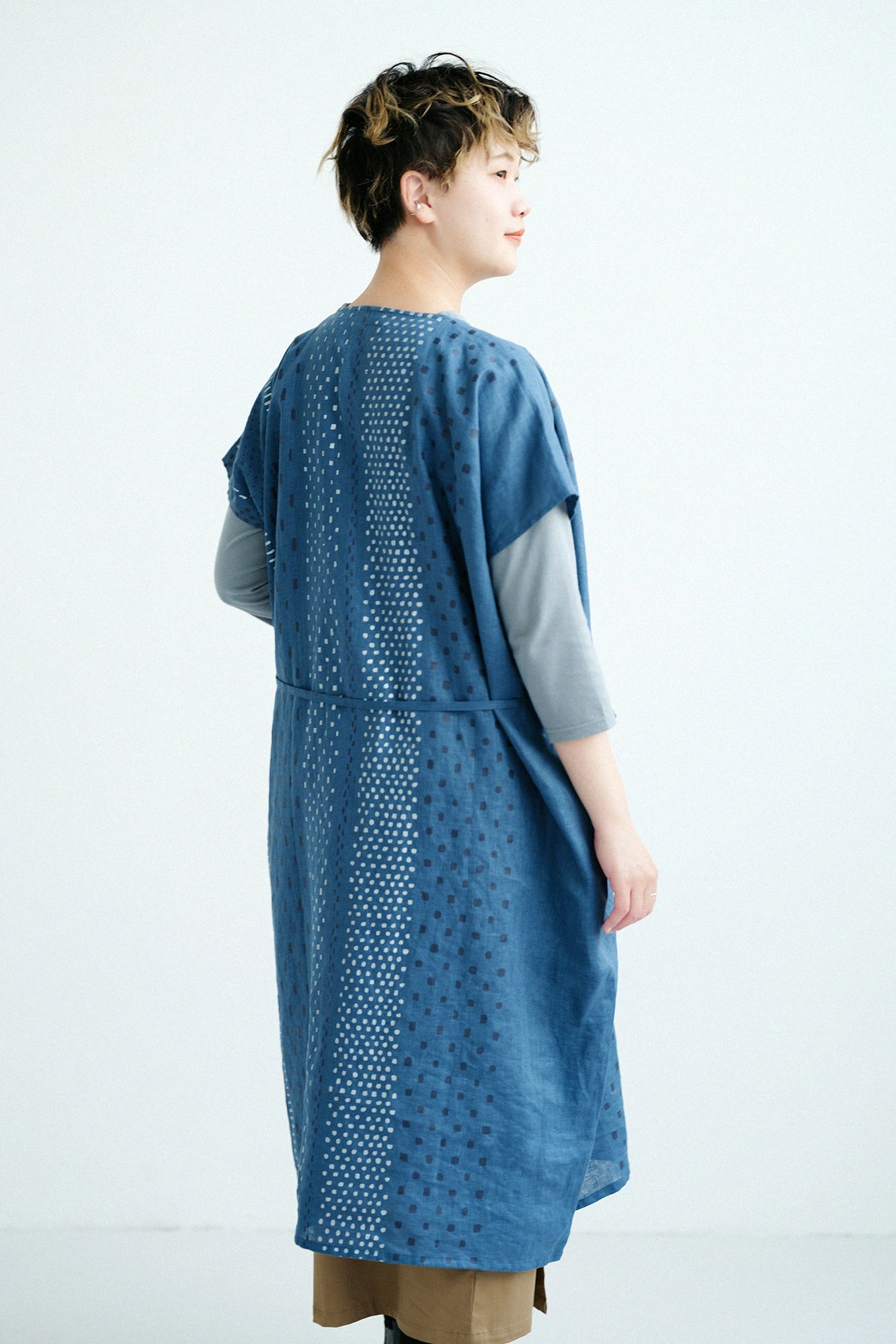  Robe rectangulaire en lin/Arareshima et espace blanc Noshima-iro