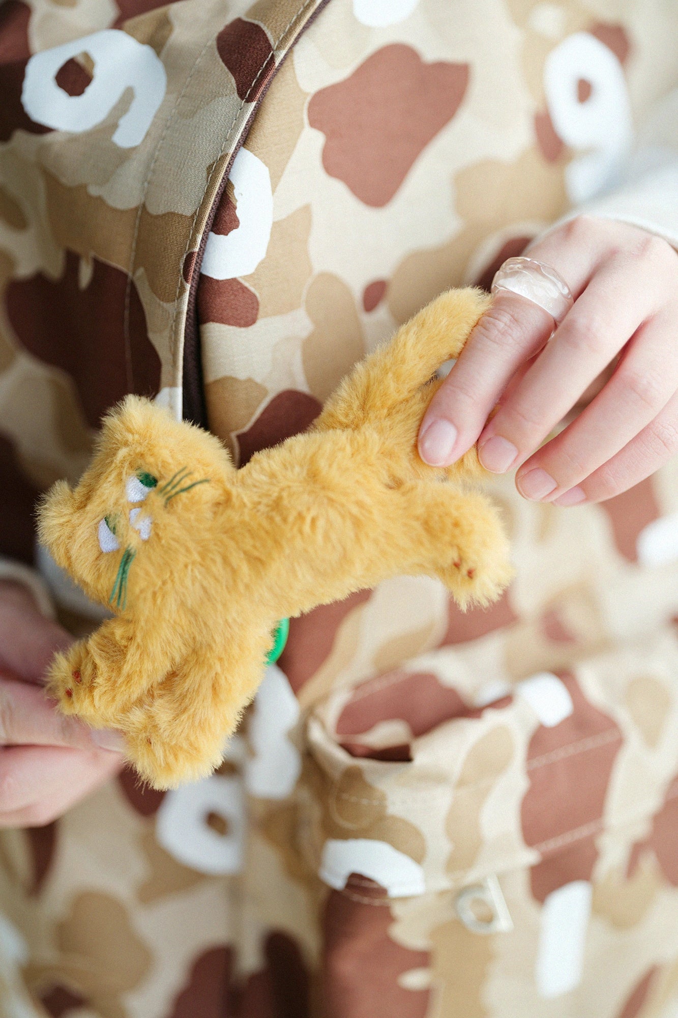 PROMOTION depoニャン チャーム／ゴールデンイエロー