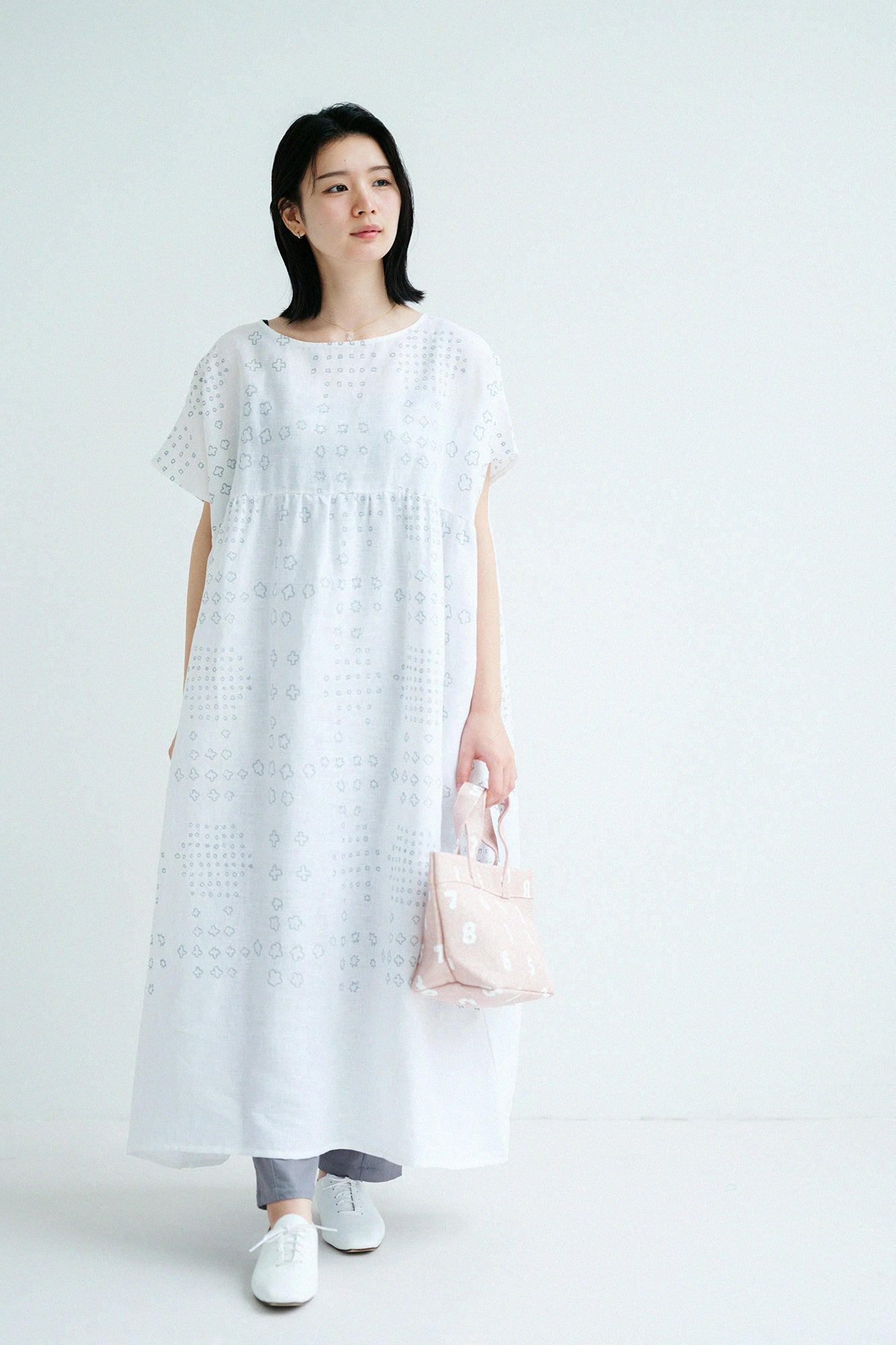 'Height:'162 cm,'WearsTaille : »Women F