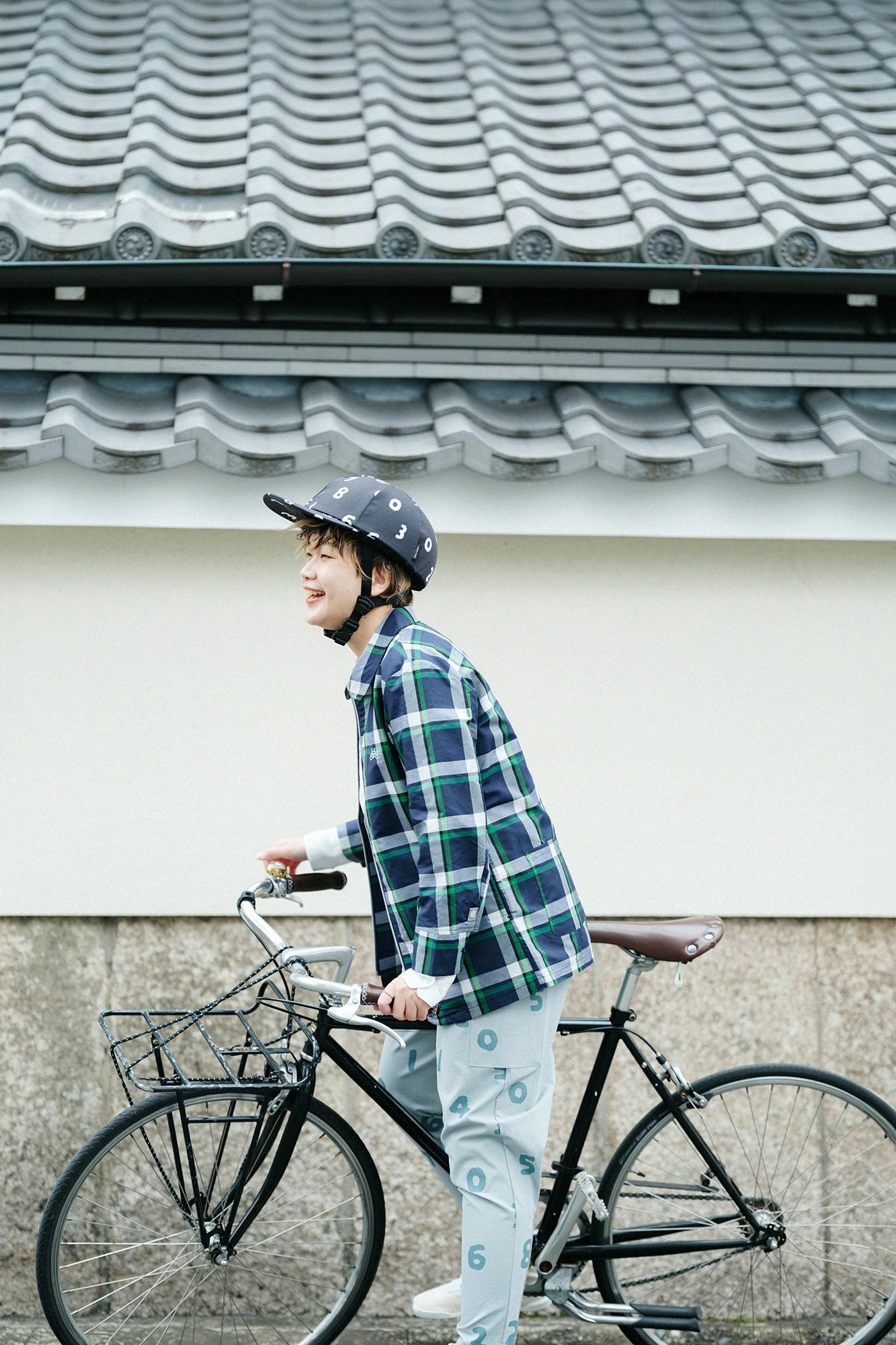 ラミーナイロン 衿付 ZIP UPジャケット／ネイビーチェック