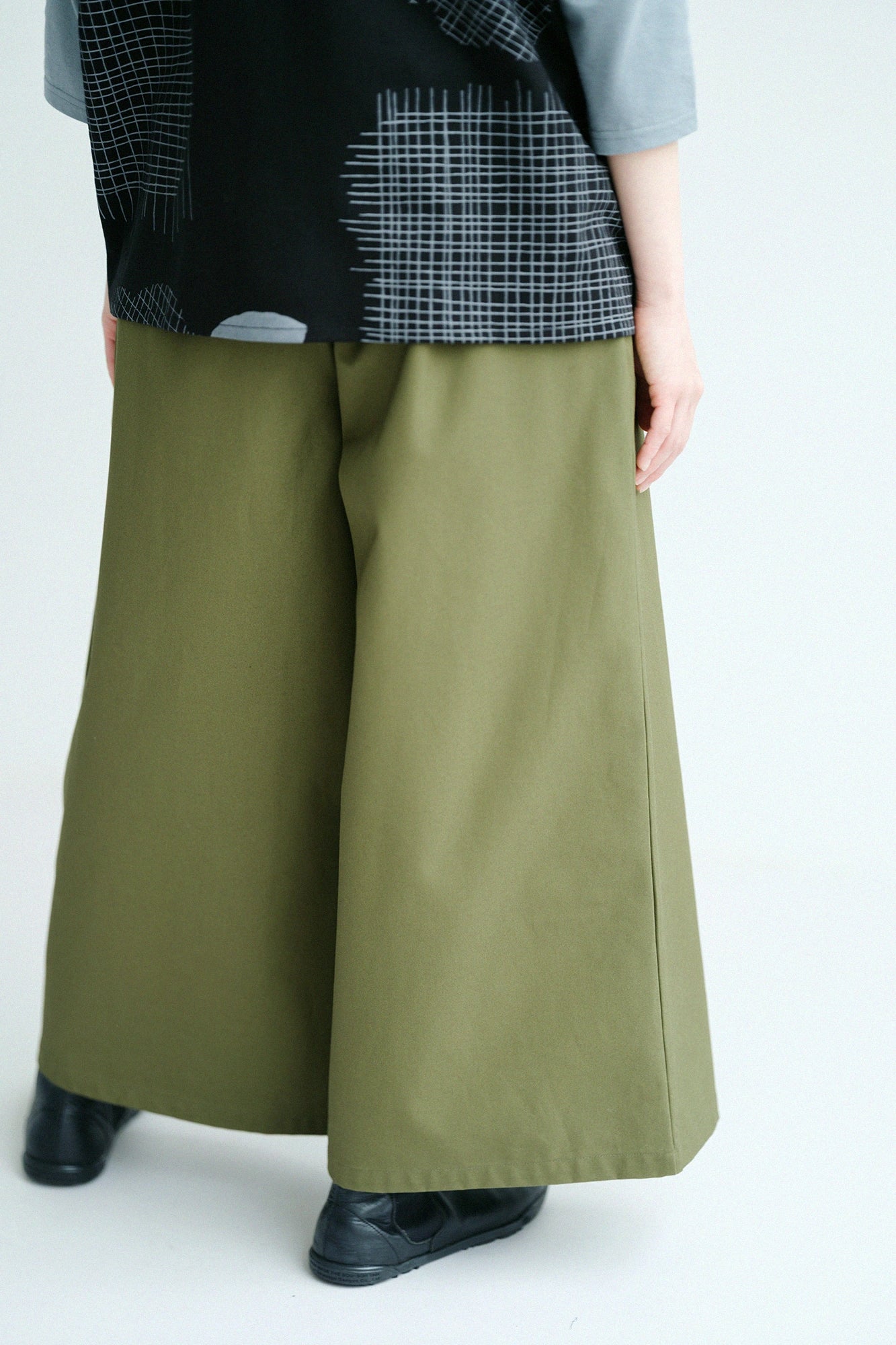 11号帆布 広形（ひろなり）もんぺ／苔色（こけいろ）